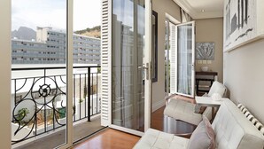 Deluxe Apartment, 1 Bedroom | Balcony view - Camps Bay Luxury Villas (Cape Town)