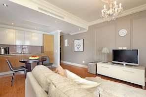 Appartement Deluxe, 1 chambre | Fer et planche à repasser, accès au Wi-Fi (inclus), literie fournie