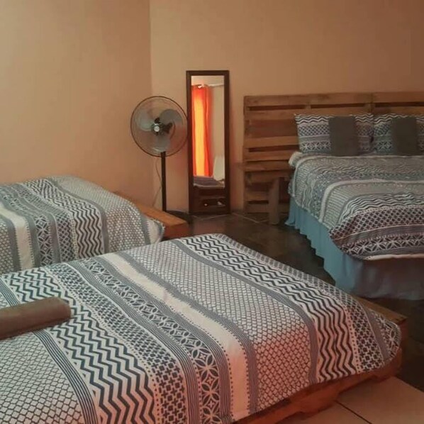 Familjerum | Skrivbord och gratis wi-fi