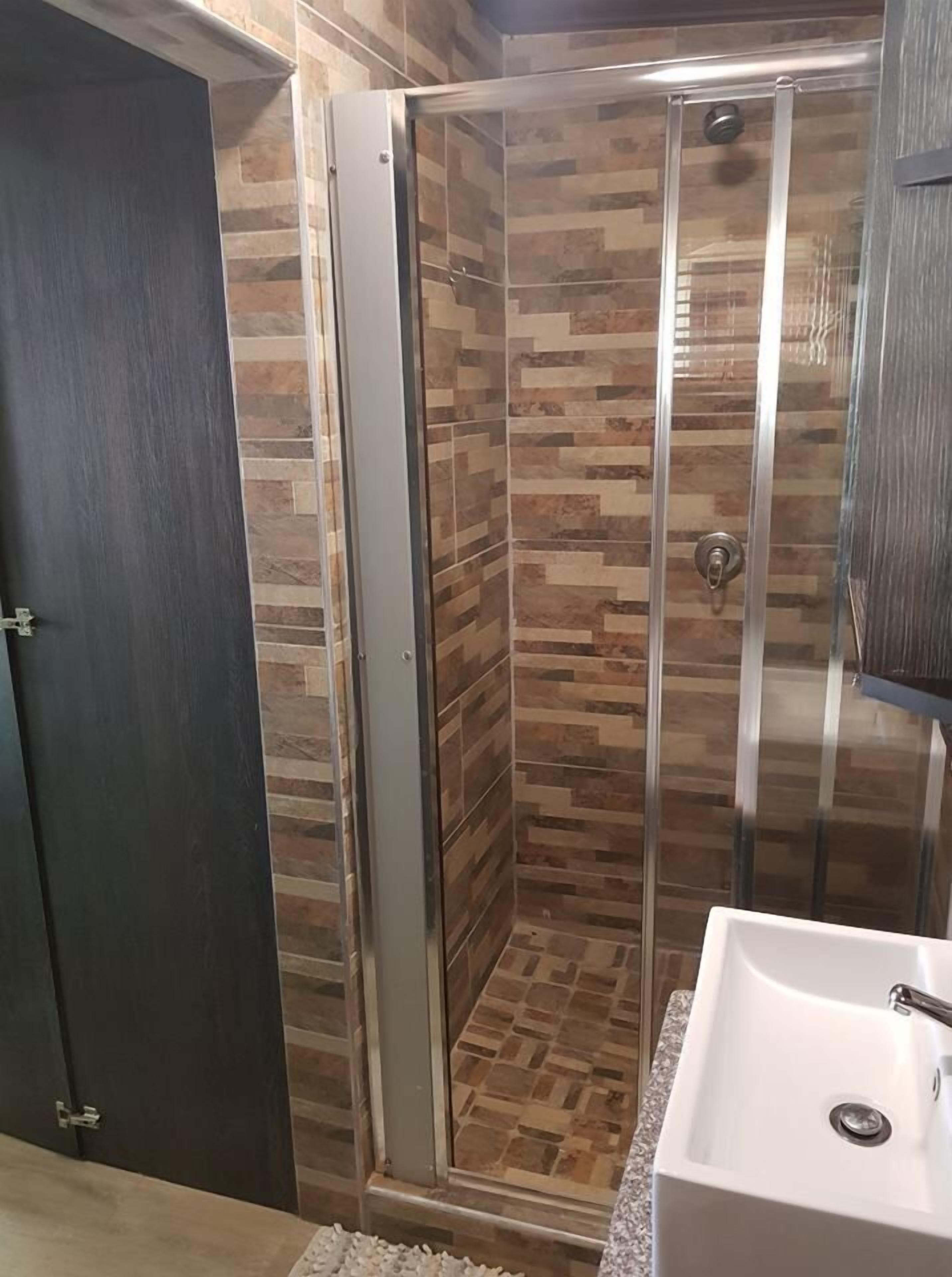 Comfort-Doppelzimmer | Badezimmer