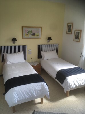 Standard Twin Room, Mountain View | 1 bedroom, individually decorated, individually furnished