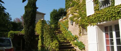 Majoituspaikan sisäänkäynti