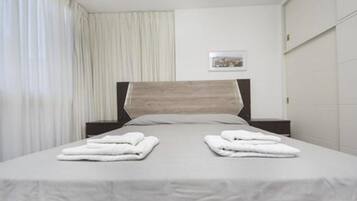 Standard Apartment | 1 bedroom, individually decorated, iron/ironing board, free WiFi