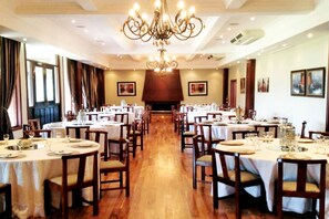 Frühstück, Mittagessen und Abendessen