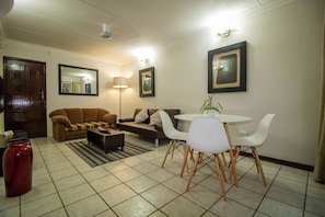 Flat-screen TV - Protea Park Self Catering (Rustenburg)