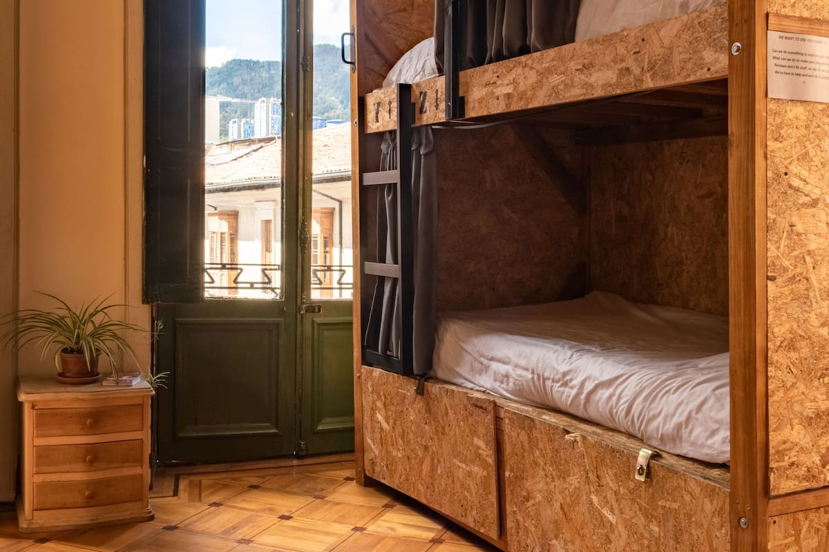 WiFi (free), individually furnished, bed sheets