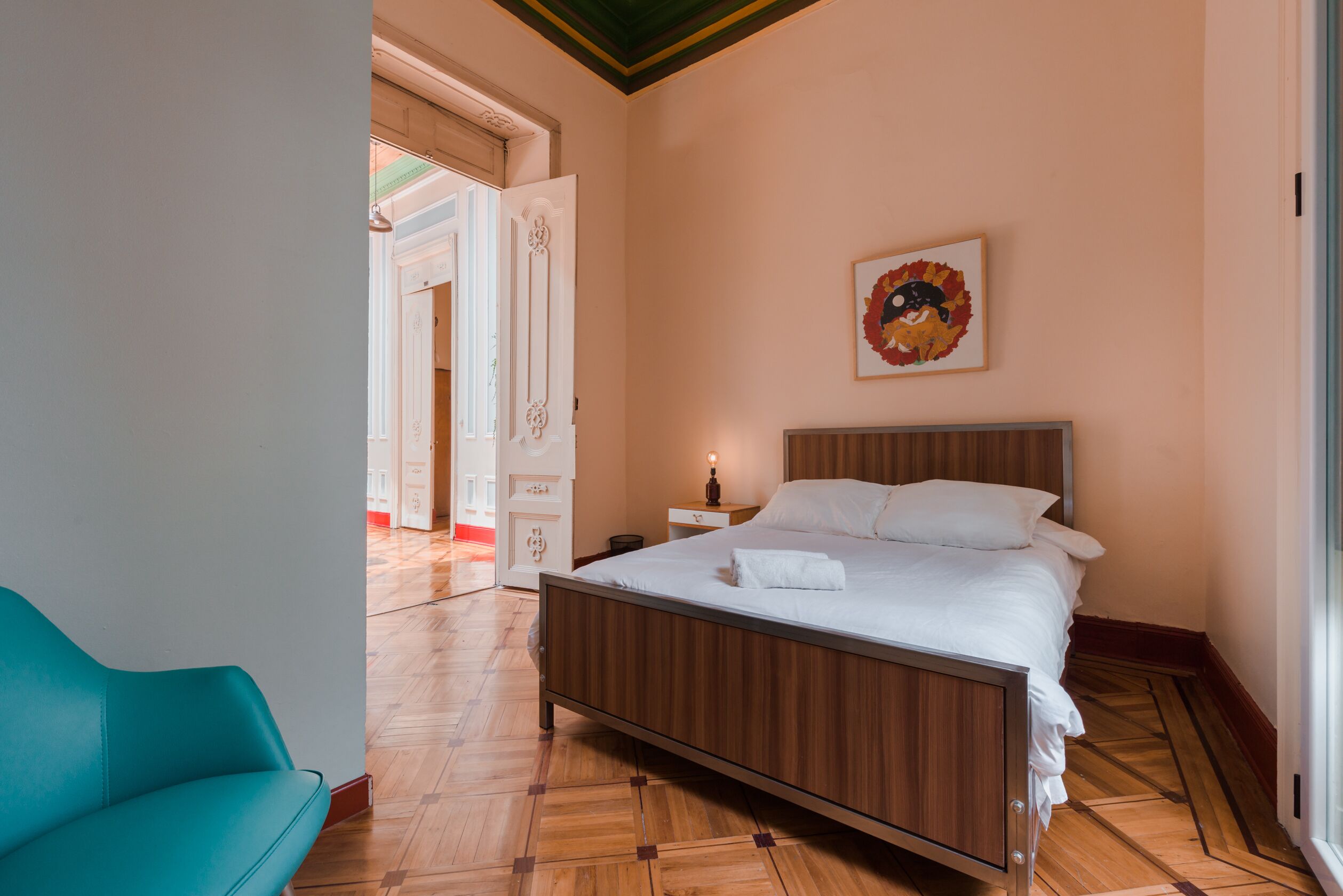 Habitación doble superior, 1 cama matrimonial, baño privado | Muebles diferentes, wifi gratis y ropa de cama 