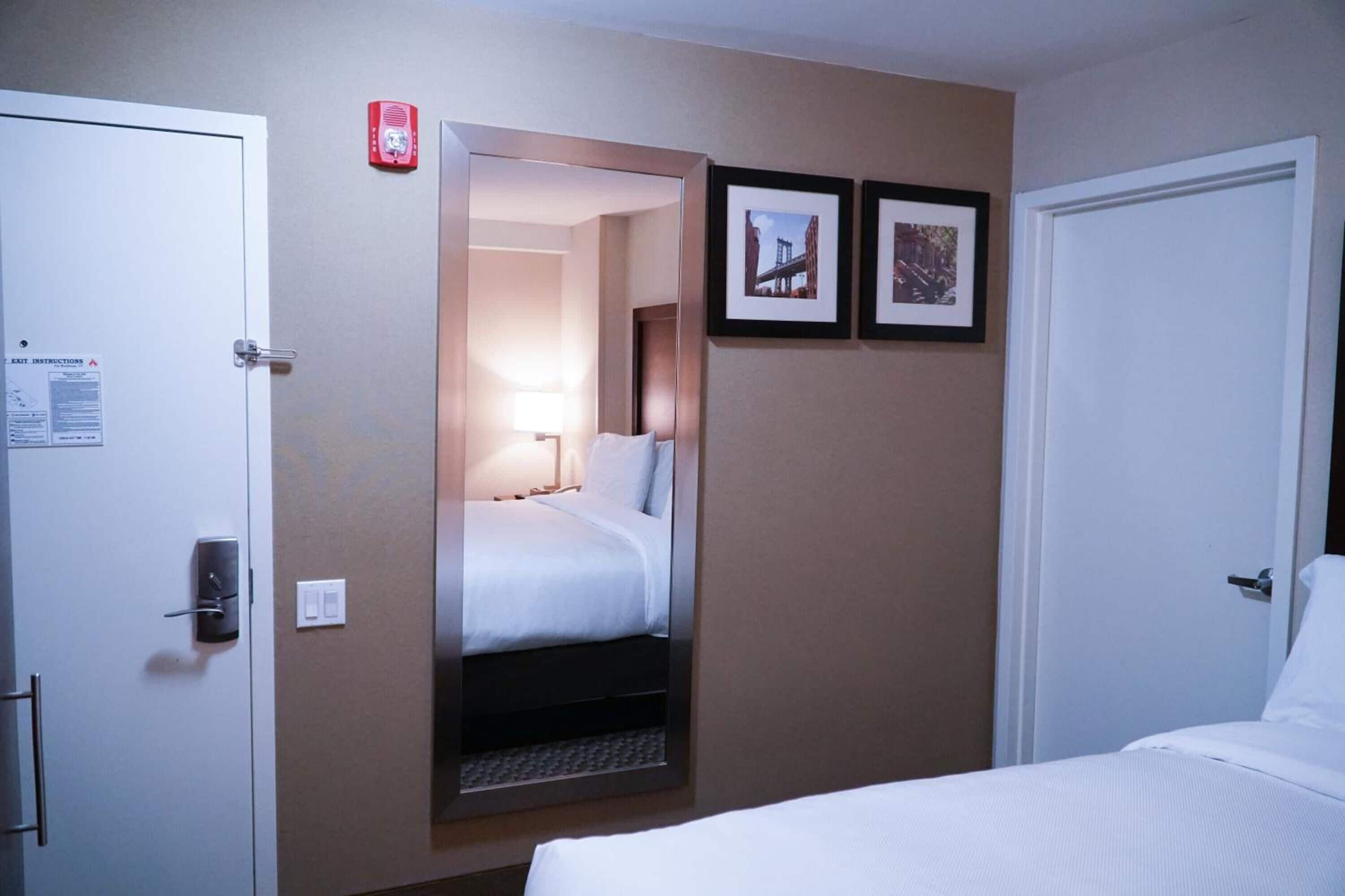 Photo - Hotel Mint JFK Airport