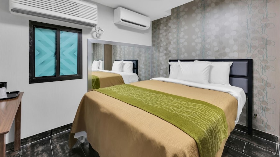 Hotel Mint JFK Airport