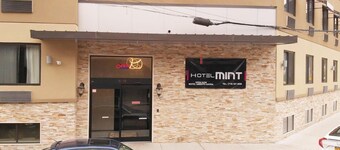 Hotel Mint JFK Airport