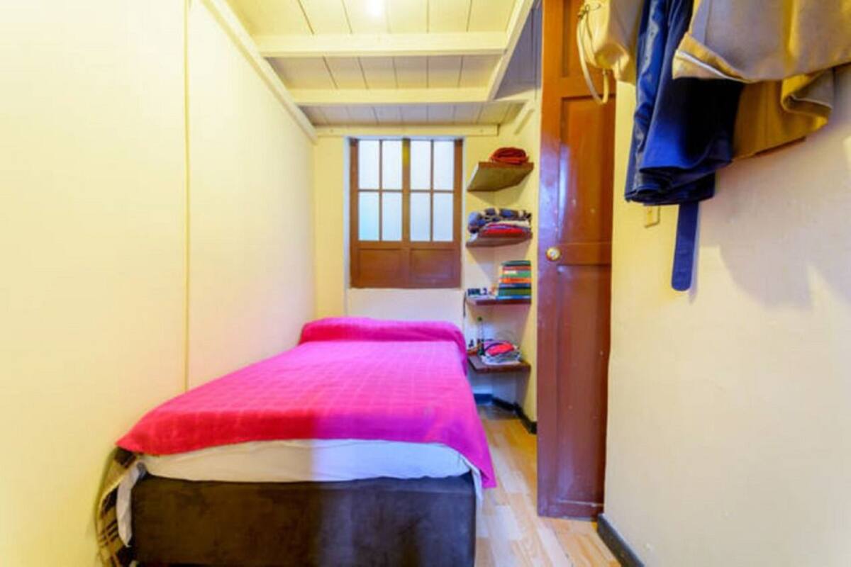 Wifi gratis y ropa de cama