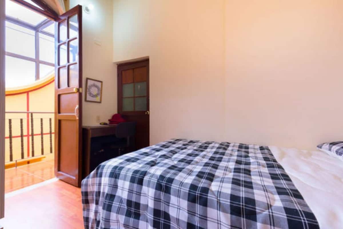Wifi gratis y ropa de cama
