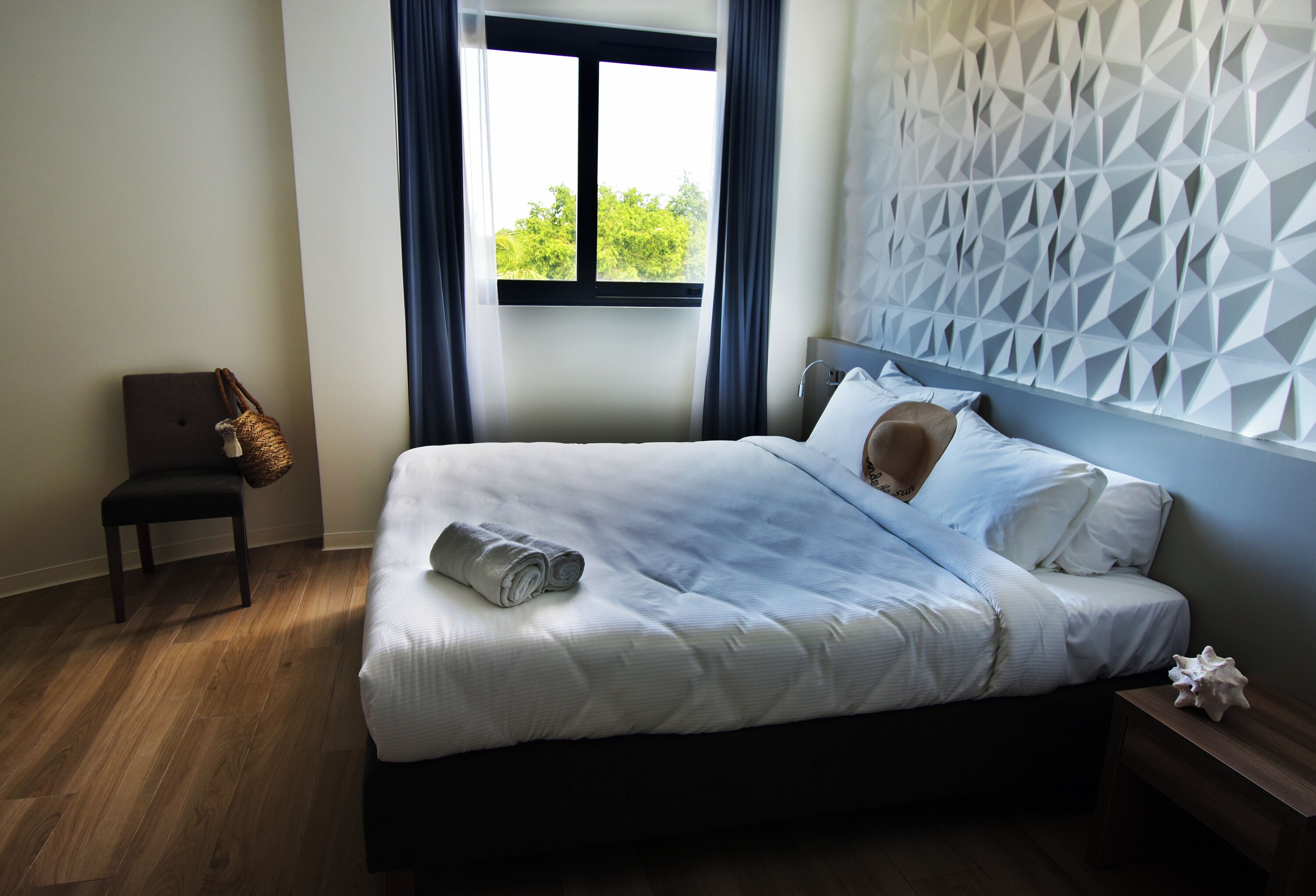 Standard Room | Hypo-allergenic bedding, in-room safe, laptop workspace