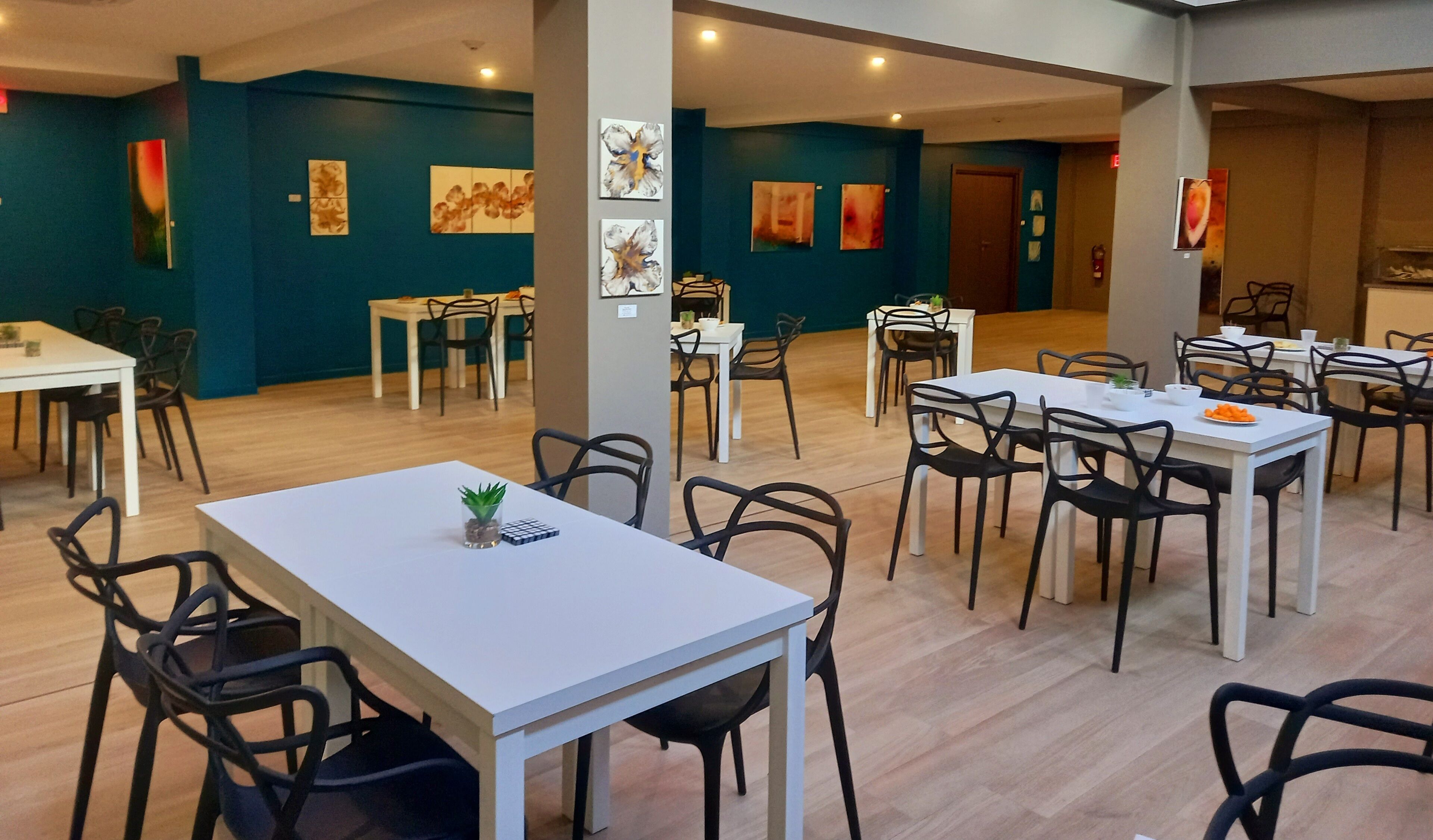 Petit déjeuner buffet (15 USD par personne)