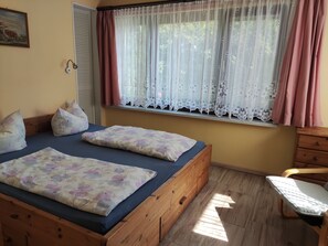 2 bedrooms, WiFi, bed sheets