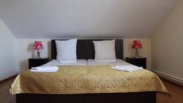 Basic Apartment | 10 bedrooms, free WiFi