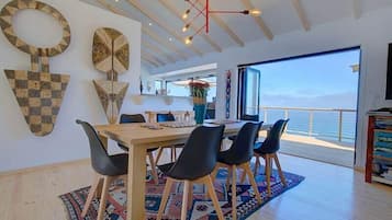 Villa Luxe, 3 chambres | Restauration dans la chambre