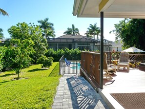 House, Multiple Beds (601 Lewis Court) | Property grounds