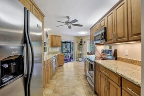 House, Multiple Beds (601 Lewis Court) | Private kitchen | Oven, cookware/dishes/utensils