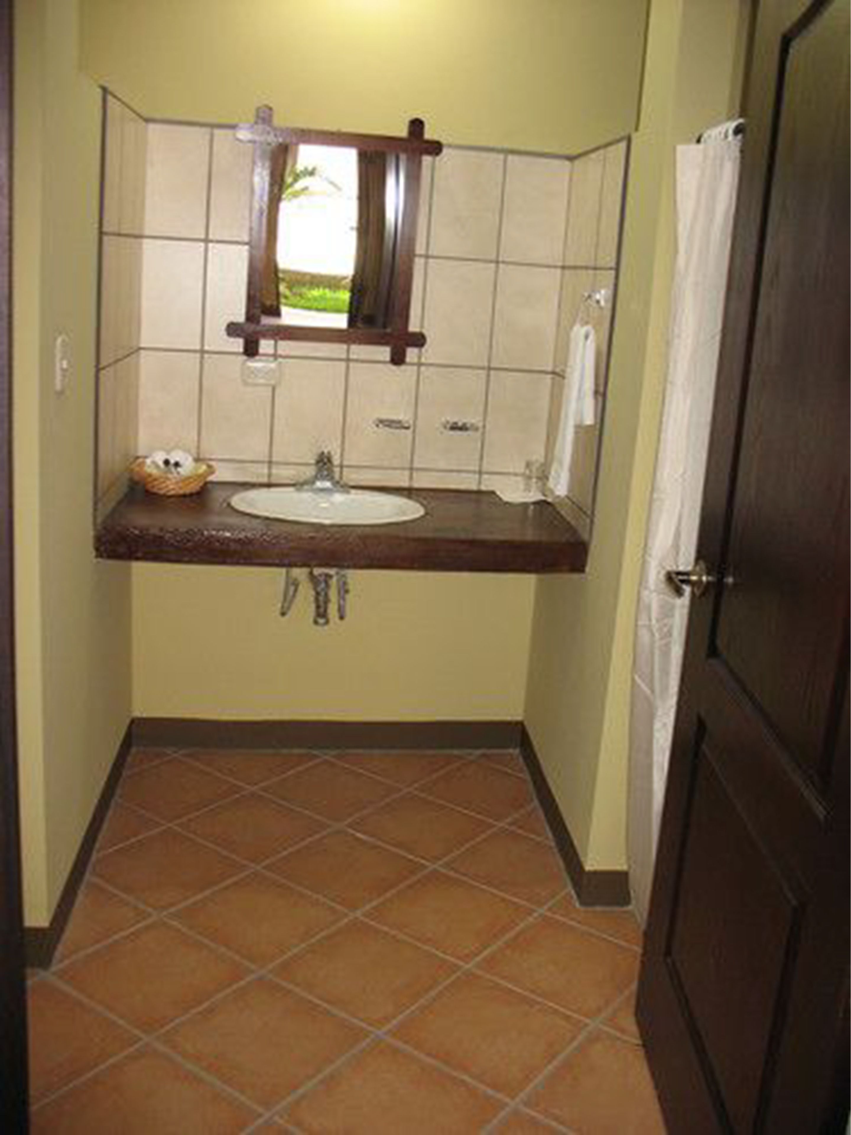 Bathroom sink