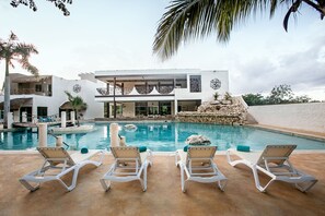 Piscine extérieure