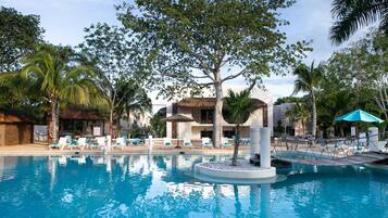 Kolam renang outdoor