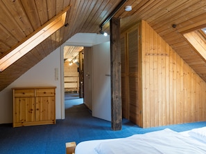 5 Schlafzimmer, Bügeleisen/Bügelbrett, kostenloses Internet