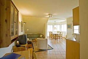 Unclassified image, 5 of 9, button