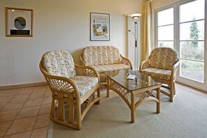 Unclassified image, 5 of 9, button