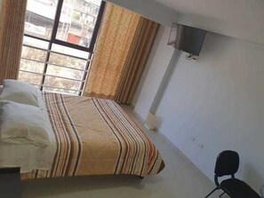 2 bedrooms, in-room safe, soundproofing, free WiFi