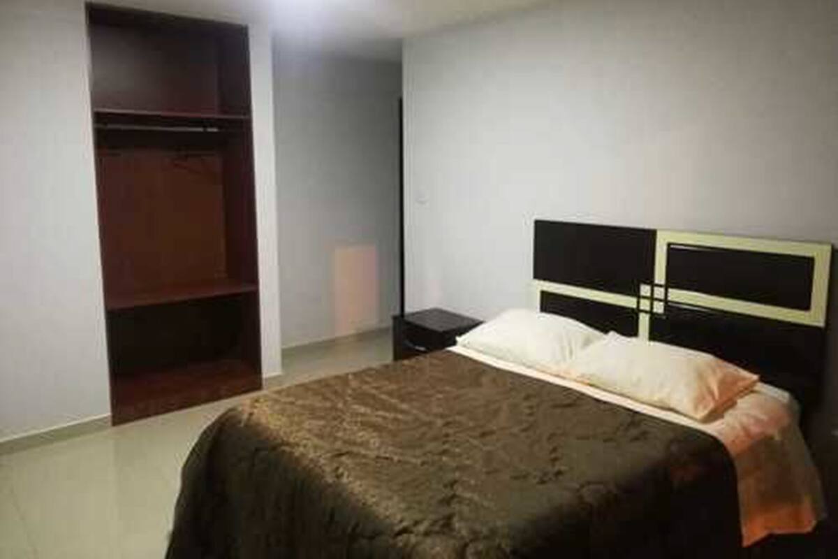 Standard Room, 1 Queen Bed