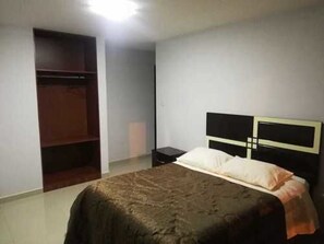 Standard Room, 1 Queen Bed