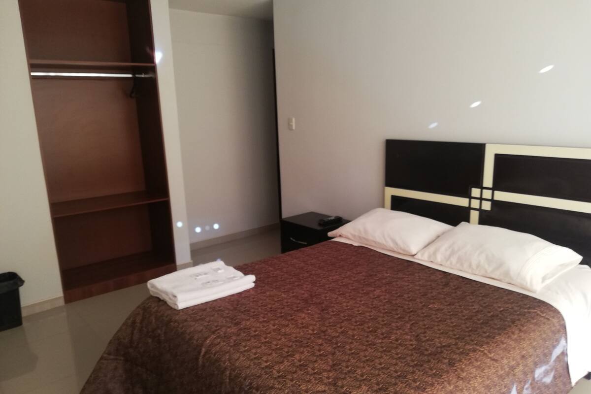 Classic Room, 1 King Bed