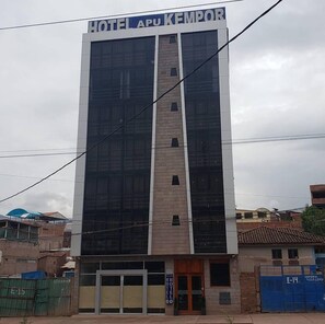 المنشأة من الخارج