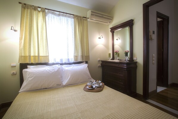 3 عدّة غرف نوم وبديكو رات فريدة لكل غرفة وطراز فريد لكل وحدة وستائر تعتيم