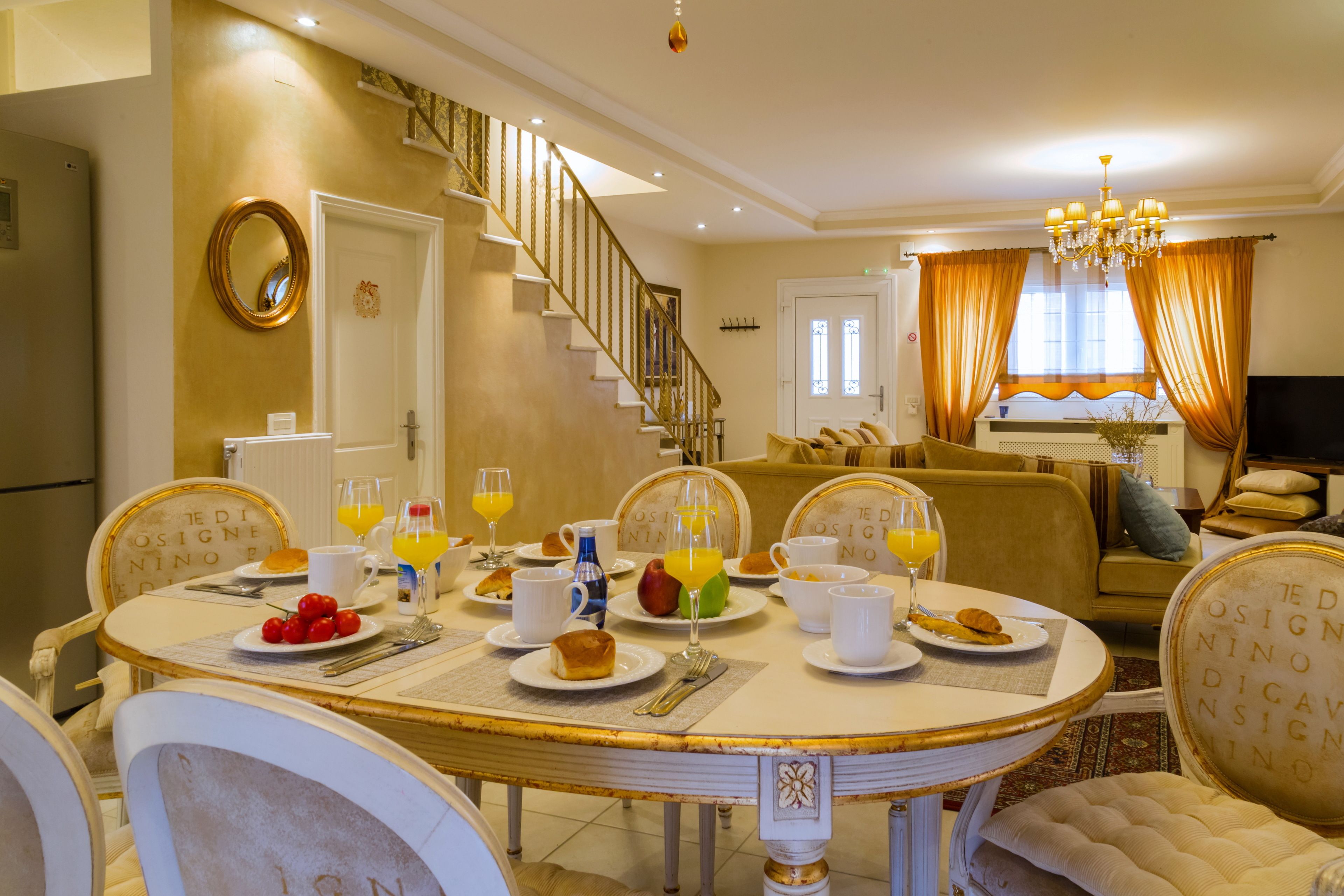 House, 3 Bedrooms | In-room dining