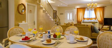Talo, 3 makuuhuonetta | Ruokailu omassa huoneessa
