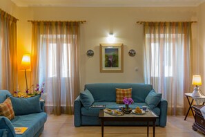 Apartment, 2 Schlafzimmer | Wohnbereich | Flachbildfernseher