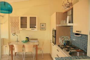 Apartment, 1 Bedroom | Private kitchen