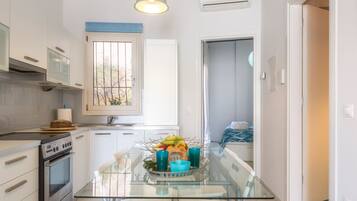 City Apartment, 1 Bedroom, Ground Floor | Private kitchen