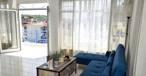 Quầy tiếp tân