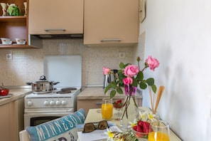 Apartment, 1 Bedroom | Private kitchen