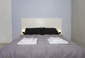 Standaard studio | Een strijkplank/strijkijzer, gratis wifi