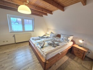 2 Schlafzimmer, Bügeleisen/Bügelbrett, Reisekinderbett, WLAN