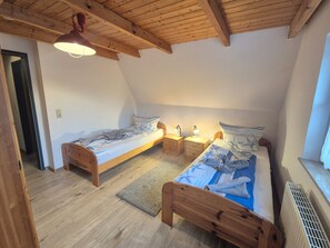 2 Schlafzimmer, Bügeleisen/Bügelbrett, Reisekinderbett, WLAN