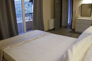 Villa, 3 habitaciones, acceso a la alberca | 3 habitaciones, insonorización y tabla de planchar con plancha 