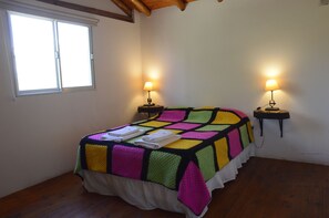 Familiehytte, 1 soverom, hageutsikt | Barnesenger (inkludert), wi-fi (inkludert) og sengetøy