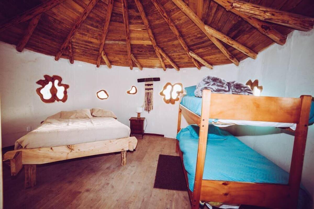 Decoración personalizada, muebles diferentes y wifi gratis