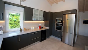 Appartement Deluxe, 2 chambres, terrasse, vue sur la mer | Cuisine privée