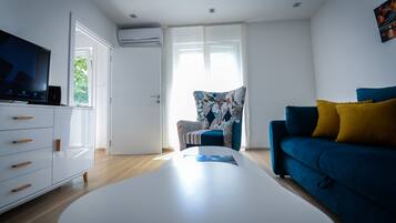 Télévision à écran plat